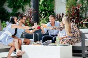 Cayman's Lunch Scene