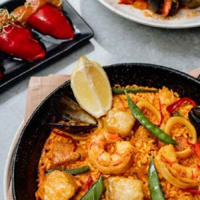 Paella Night, Aria
