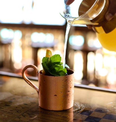  Drink-at-the-bar-20250106154330 